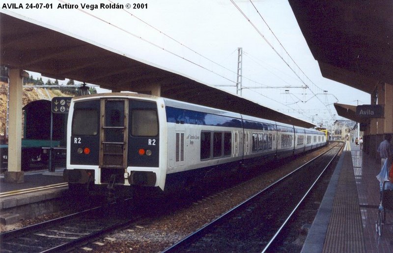 TALGO GIJON-MADRID AVILA 24-7-01.JPG