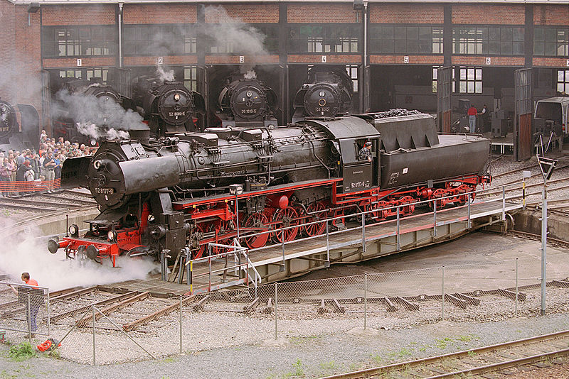 800px-Locomotive_BR52-8177-9.jpg