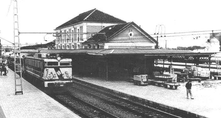 Estación de Alcázar de S. Juan - Emilio Paniagua (1996 11).jpg