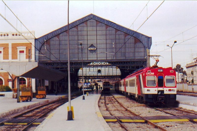 Estación de Sevilla-San Bernardo-1980.jpg