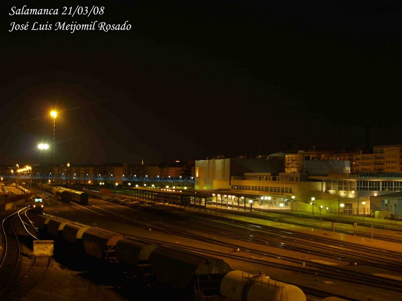 Estación de Salamanca de noche.jpg