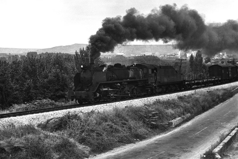 RENFE 141F between Logrono and Miranda di Ebro, Spain, summer 1973.jpg