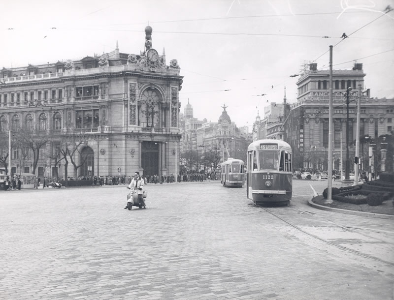 El 1122 en Cibeles 1958-9.jpg