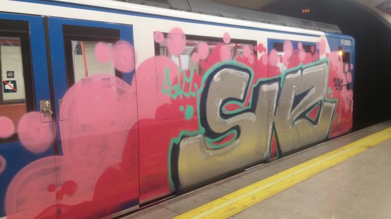 grafiteros-metro-madrid-kRwH--1240x698@abc.jpg