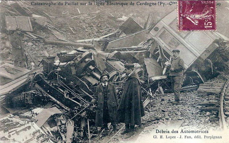 Train Jaune_Catastrophe du Paillat sur la ligne electrique de Cerdagne_Debris des automotrices.jpg