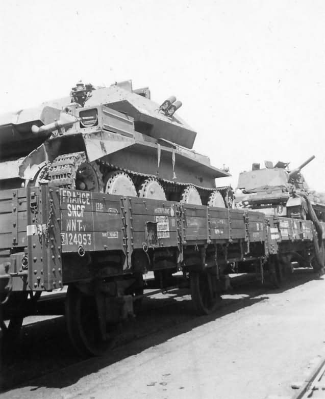 A13_tanks_rail_transport_France_1940.jpg