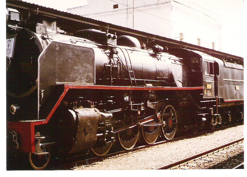 Mikado 141F-2416 en Utrera octubre de 1984 camino de Bobadilla 004.jpg