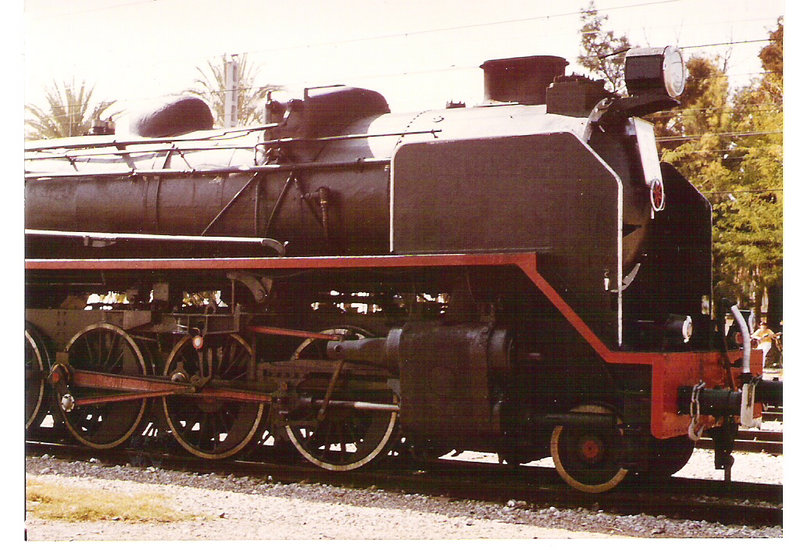 Mikado 141F-2416 en Utrera octubre de 1984 camino de Bobadilla.jpg