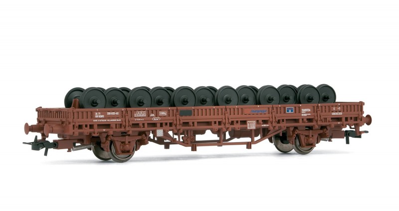 low-side-wagon-renfe-type-ks-loaded-with-axles.jpg
