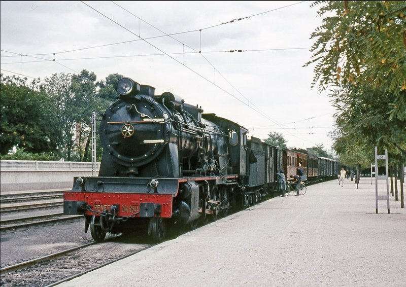 RENFE 2402344 Manzanares 310865_2.JPG