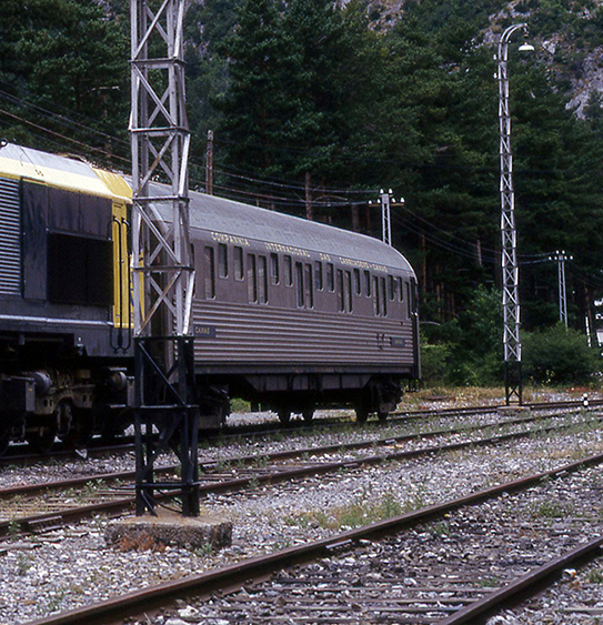 RENFE-319.233+4512_Canfranc_25juliol1993_JosepMiquel-2.jpg