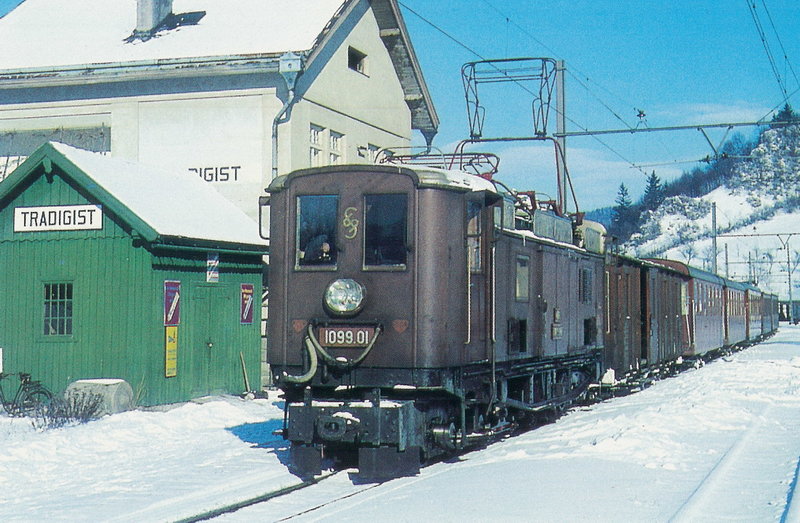 Bahnhof_Tradigist_1960_1099_alter_Kasten.jpg