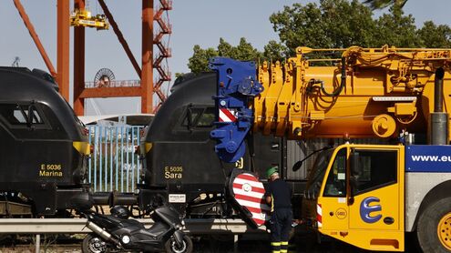 Descarrila-tren-mercancias-Puerto-Sevilla_1602450380_142642090_495x278.jpg