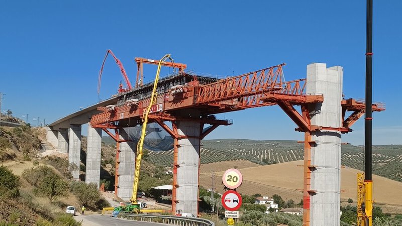 Viaducto-Riofrio-carretera-acceso-Atajea_1614449080_144441602_1200x675.jpg