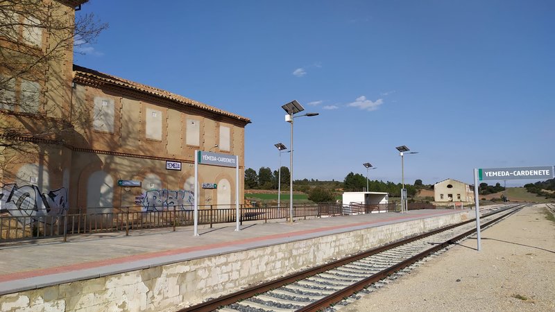 Estacion-tren-convencional-Yemeda-Cardenete.jpeg