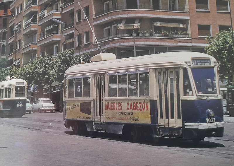 El 1037 y el 1040 en línea 37. 1964.jpg