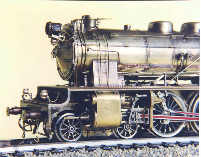 241-2001 locomotora 07.jpg