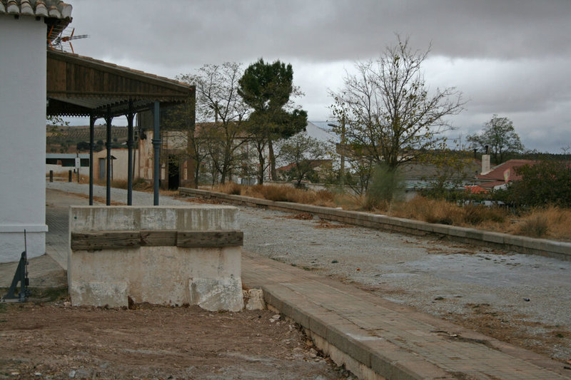 Fotos-patrimonio-ferroviario-abandonado-Guadix-Baza-Lorca_1744636547_172034118_1024x683.jpg