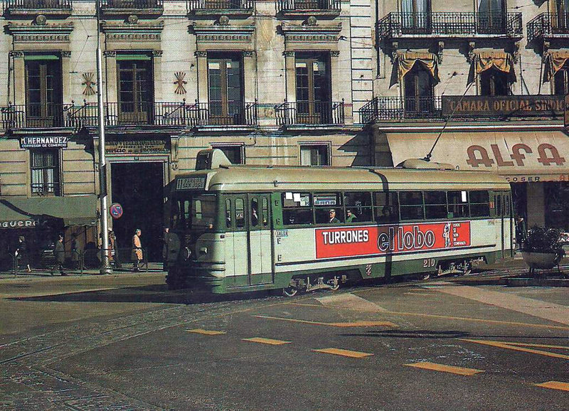 Plaza España Linea 11 T210 Ultimo día TZ 23.01.1976.jpg