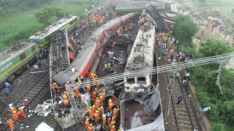 accidente-trenes-india.jpg