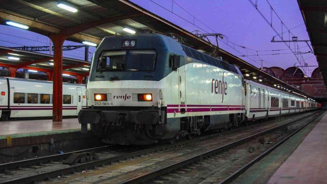 renfe-abre-la-puerta-a-recuperar-los-trenes-nocturnos-si-se-subvenciona-su-operativa.r_d.1659-1042-3415.jpeg