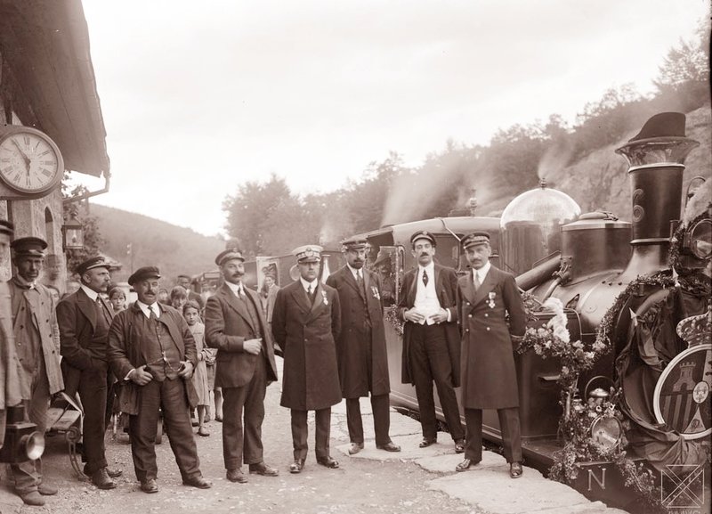 VN_Tren inaugural seccion Salinas-Escoriaza, con la Nº6 GUIPUZCOA_4-10-1916 (E Guinea AMV).jpg