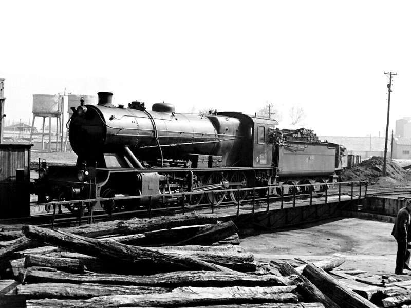 RENFE 140-2516 en BURGOS 1963.jpg