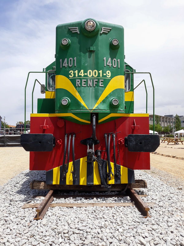 08-Renfe 314-001 en Fuenlabrada (sAMSUNG J5).jpg