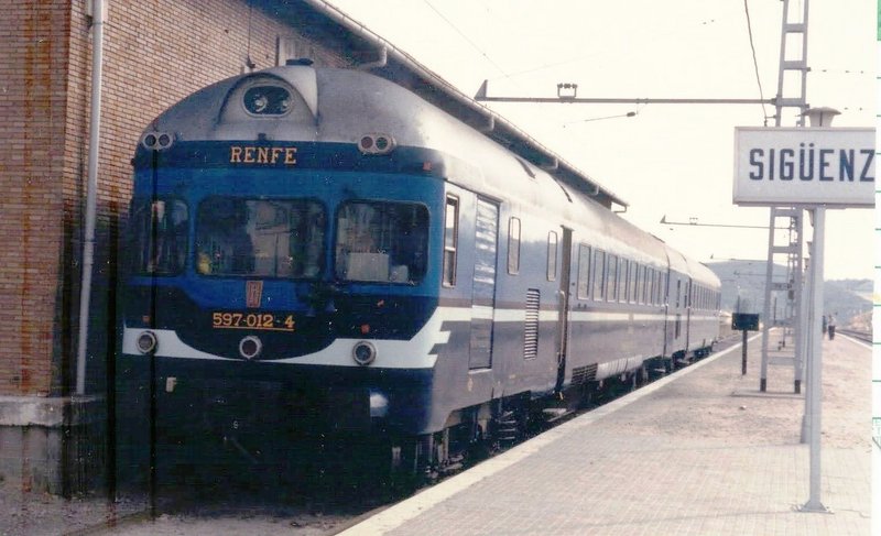 RENFE 597-012 SIGUENZA.jpg